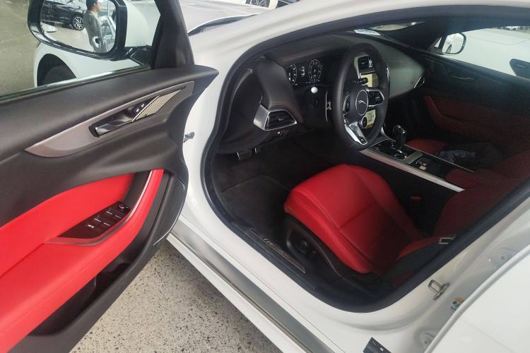 Used Jaguar XEL 2024 2.0T 250 PS R-DYNAMIC S Advanced Sport Edition Interior 3