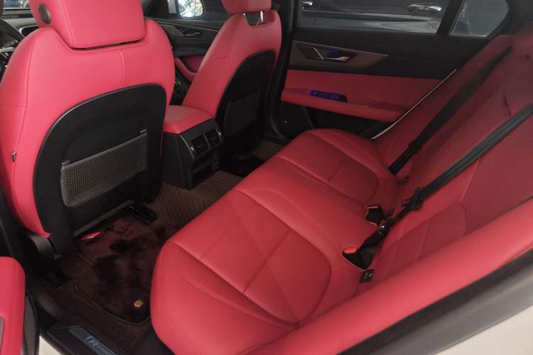 Used Jaguar XEL 2024 2.0T 250 PS R-DYNAMIC S Advanced Sport Edition Interior 4