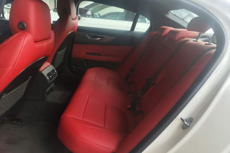 Used Jaguar XEL 2024 2.0T 250 PS R-DYNAMIC S Advanced Sport Edition Interior 4