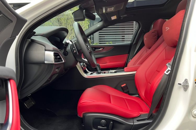 Used Jaguar XEL 2024 2.0T 250 PS R-DYNAMIC S Advanced Sport Edition Interior 4