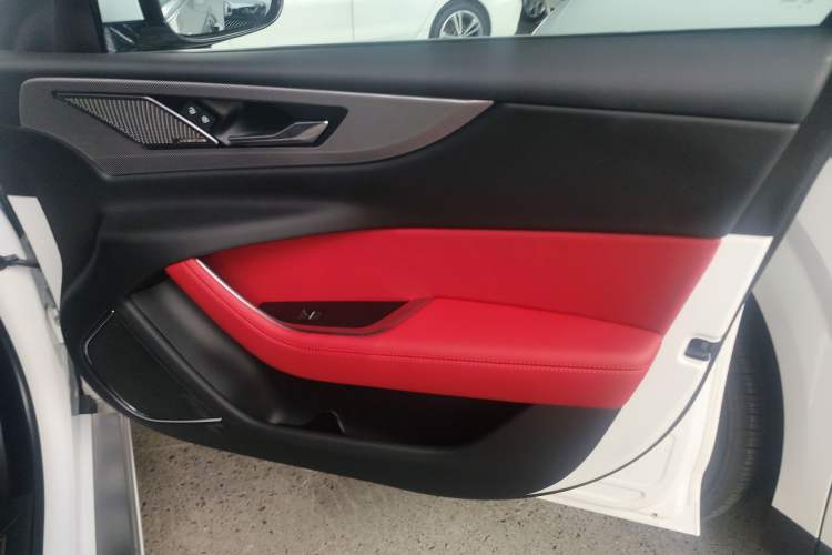 Used Jaguar XEL 2024 2.0T 250 PS R-DYNAMIC S Advanced Sport Edition Interior 5