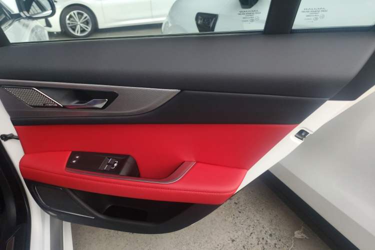 Used Jaguar XEL 2024 2.0T 250 PS R-DYNAMIC S Advanced Sport Edition Interior 6