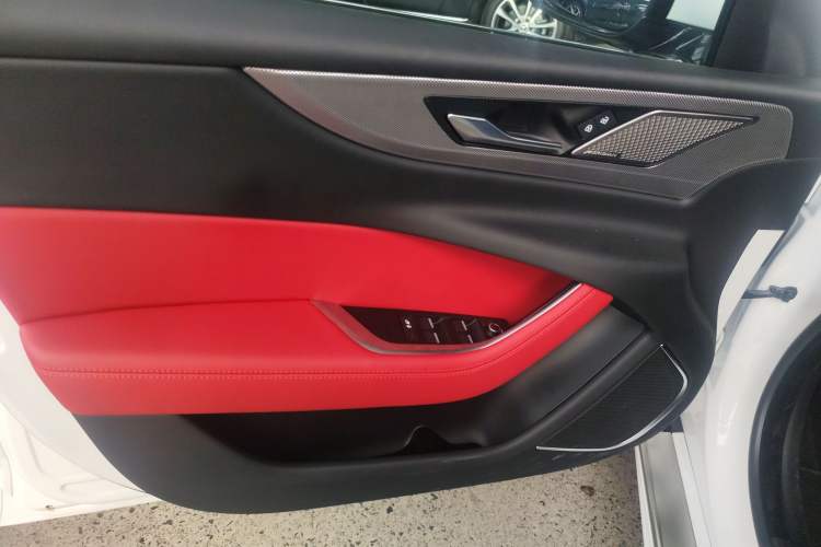 Used Jaguar XEL 2024 2.0T 250 PS R-DYNAMIC S Advanced Sport Edition Interior 7