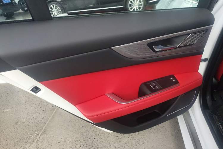 Used Jaguar XEL 2024 2.0T 250 PS R-DYNAMIC S Advanced Sport Edition Interior 8