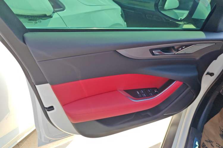 Used Jaguar XEL 2024 2.0T 250 PS R-DYNAMIC S Advanced Sport Edition Left Front Door Interior
