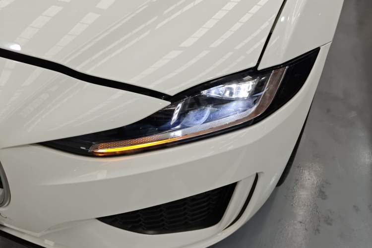 Used Jaguar XEL 2024 2.0T 250 PS R-DYNAMIC S Advanced Sport Edition Left Front Headlight