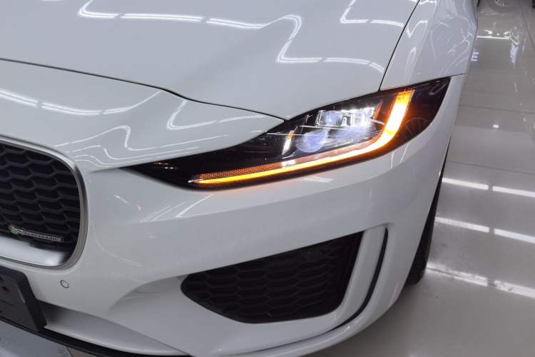 Used Jaguar XEL 2024 2.0T 250 PS R-DYNAMIC S Advanced Sport Edition Left Front Headlight