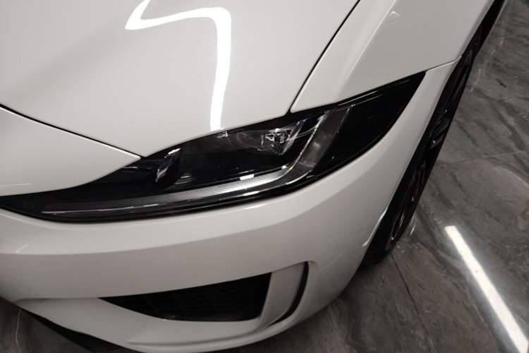 Used Jaguar XEL 2024 2.0T 250 PS R-DYNAMIC S Ebony Black Sport Edition Left Front Headlight