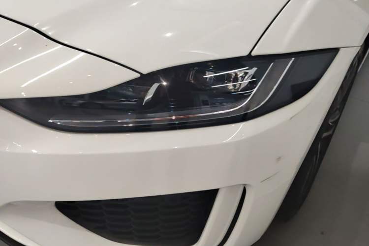 Used Jaguar XEL 2024 2.0T 250 PS R-DYNAMIC S Advanced Sport Edition Left Front Headlight