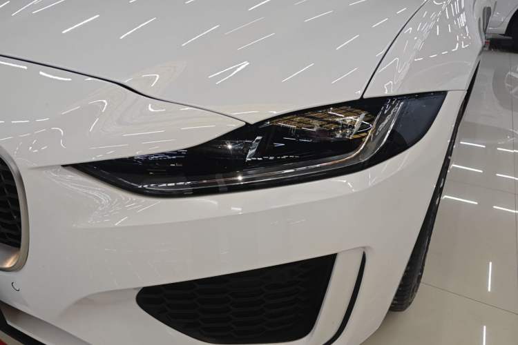 Used Jaguar XEL 2024 2.0T 250 PS R-DYNAMIC S Advanced Sport Edition Left Front Headlight