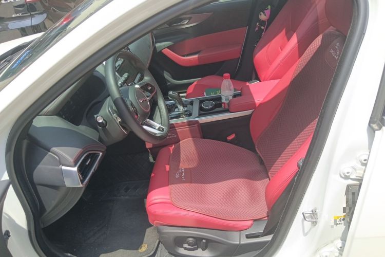 Used Jaguar XEL 2024 2.0T 250 PS R-DYNAMIC S Advanced Sport Edition Left Front Seat