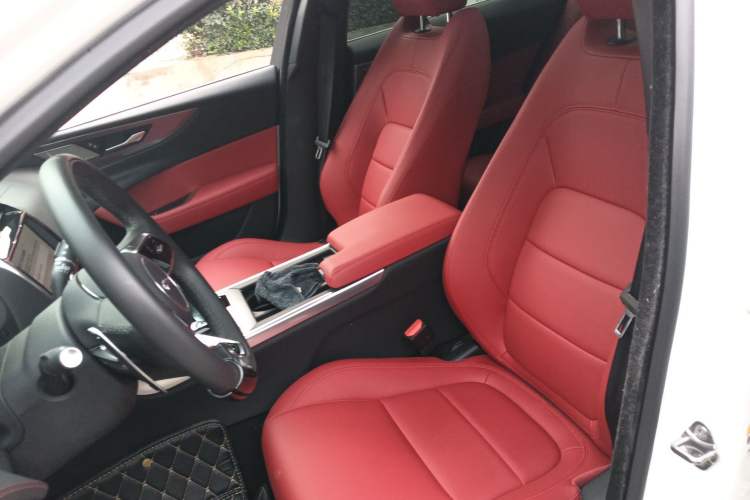 Used Jaguar XEL 2024 2.0T 250 PS R-DYNAMIC S Advanced Sport Edition Left Front Seat
