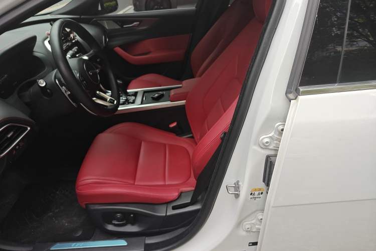 Used Jaguar XEL 2024 2.0T 250 PS R-DYNAMIC S Advanced Sport Edition Left Front Seat