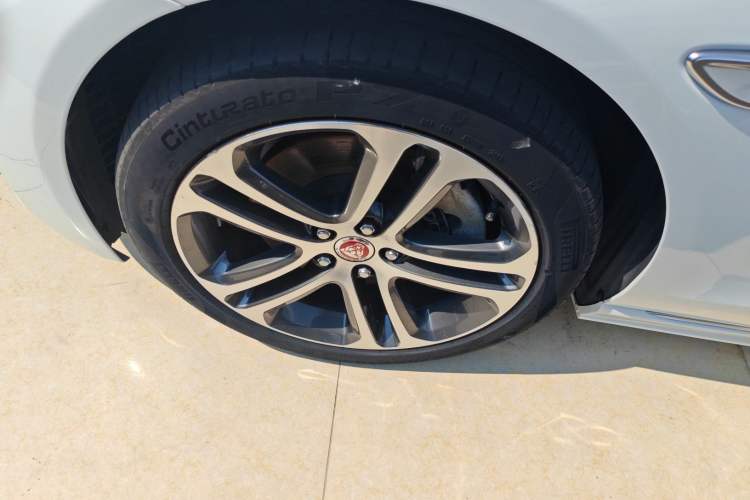 Used Jaguar XEL 2024 2.0T 250 PS R-DYNAMIC S Advanced Sport Edition Left Front Wheel Hub