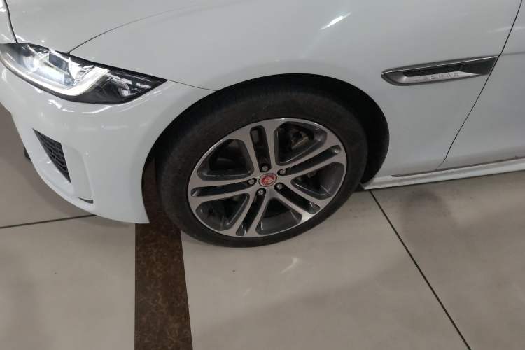 Used Jaguar XEL 2024 2.0T 250 PS R-DYNAMIC S Advanced Sport Edition Left Front Wheel Hub