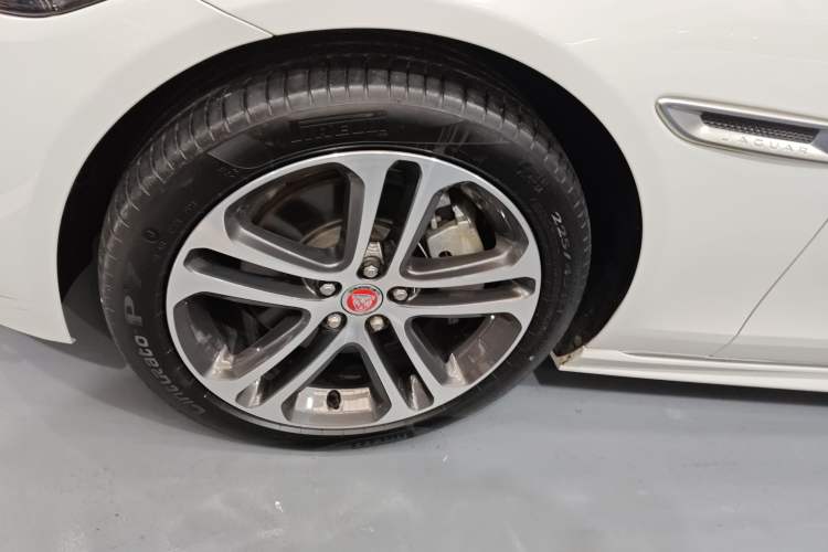 Used Jaguar XEL 2024 2.0T 250 PS R-DYNAMIC S Advanced Sport Edition Left Front Wheel Hub