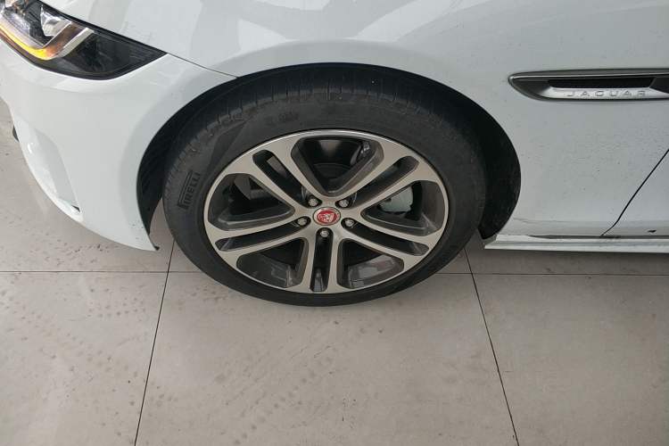 Used Jaguar XEL 2024 2.0T 250 PS R-DYNAMIC S Advanced Sport Edition Left Front Wheel Hub