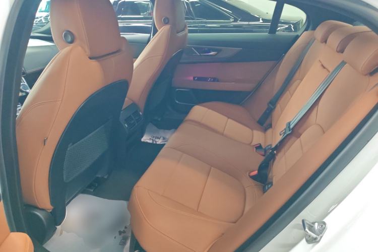 Used Jaguar XEL 2024 2.0T 250 PS R-DYNAMIC S Advanced Sport Edition Left Rear Seat