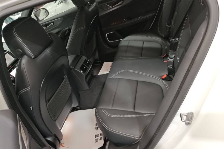 Used Jaguar XEL 2024 2.0T 250 PS R-DYNAMIC S Advanced Sport Edition Left Rear Seat