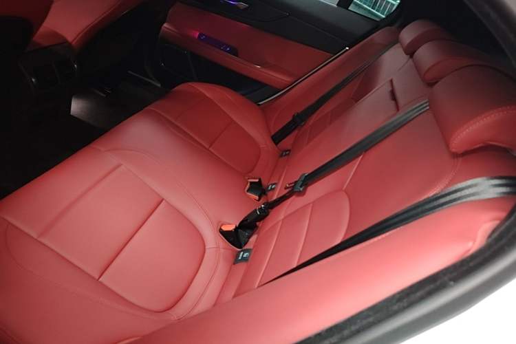 Used Jaguar XEL 2024 2.0T 250 PS R-DYNAMIC S Ebony Black Sport Edition Left Rear Seat