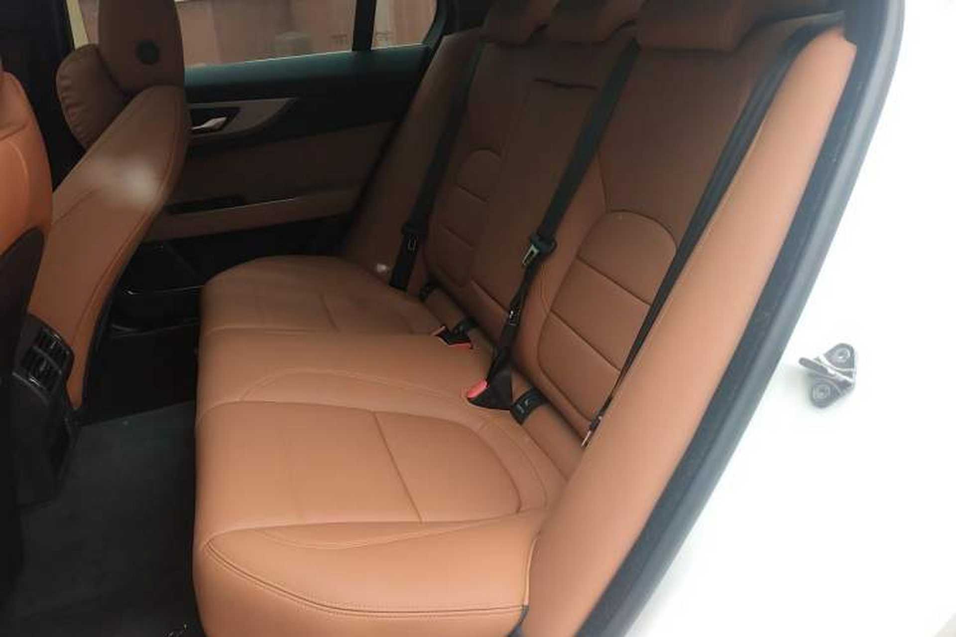 Used Jaguar XEL 2024 2.0T 250 PS R-DYNAMIC S Advanced Sport Edition Left Rear Seat