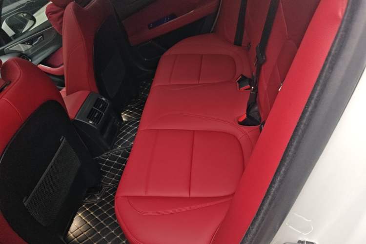 Used Jaguar XEL 2024 2.0T 250 PS R-DYNAMIC S Advanced Sport Edition Left Rear Seat