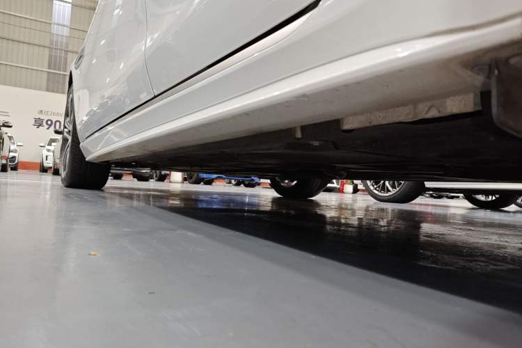 Used Jaguar XEL 2024 2.0T 250 PS R-DYNAMIC S Advanced Sport Edition Left Side Sill