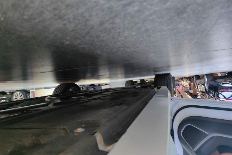 Used Jaguar XEL 2024 2.0T 250 PS R-DYNAMIC S Advanced Sport Edition Left Side Sill