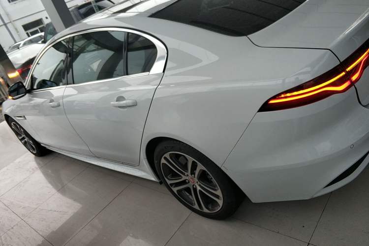 Used Jaguar XEL 2024 2.0T 250 PS R-DYNAMIC S Advanced Sport Edition Left Side