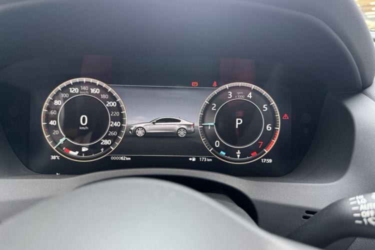 Used Jaguar XEL 2024 2.0T 250 PS R-DYNAMIC S Advanced Sport Edition Odometer Close Up