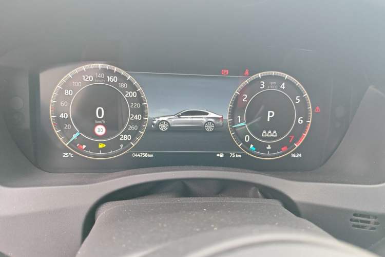 Used Jaguar XEL 2024 2.0T 250 PS R-DYNAMIC S Ebony Black Sport Edition Odometer Close Up