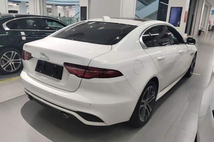 Used Jaguar XEL 2024 2.0T 250 PS R-DYNAMIC S Advanced Sport Edition Rear Right 45 Deg