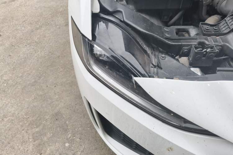 Used Jaguar XEL 2024 2.0T 250 PS R-DYNAMIC S Advanced Sport Edition Right Front Headlight