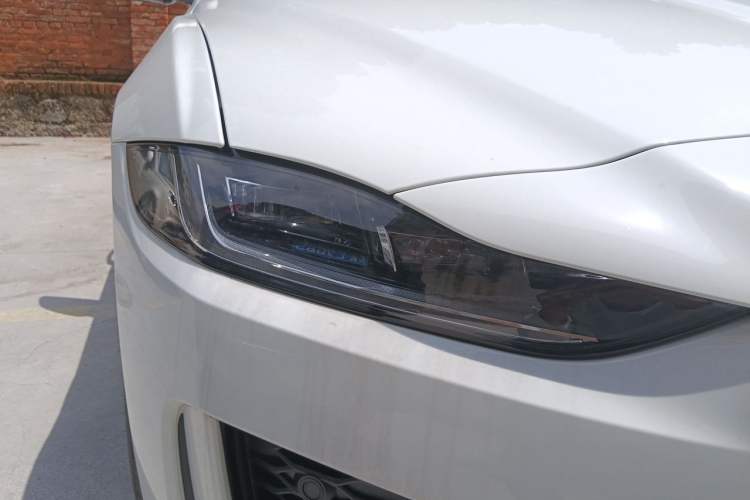 Used Jaguar XEL 2024 2.0T 250 PS R-DYNAMIC S Advanced Sport Edition Right Front Headlight