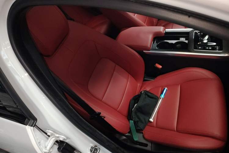 Used Jaguar XEL 2024 2.0T 250 PS R-DYNAMIC S Ebony Black Sport Edition Right Front Seat