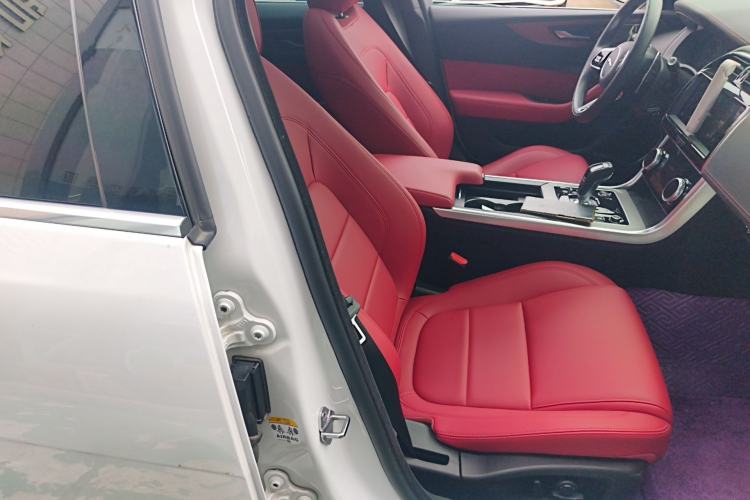 Used Jaguar XEL 2024 2.0T 250 PS R-DYNAMIC S Advanced Sport Edition Right Front Seat