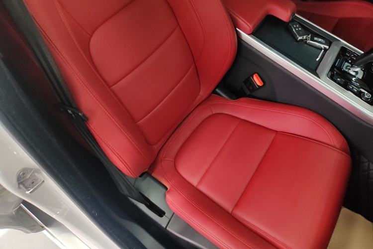 Used Jaguar XEL 2024 2.0T 250 PS R-DYNAMIC S Advanced Sport Edition Right Front Seat
