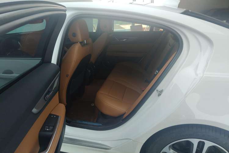 Used Jaguar XEL 2024 2.0T 250 PS R-DYNAMIC S Advanced Sport Edition Right Rear Seat