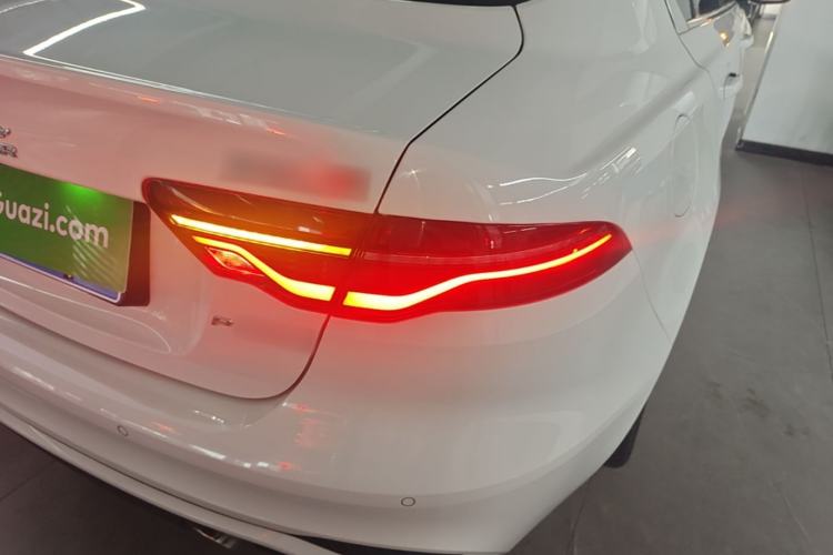 Used Jaguar XEL 2024 2.0T 250 PS R-DYNAMIC S Advanced Sport Edition Right Rear Taillight