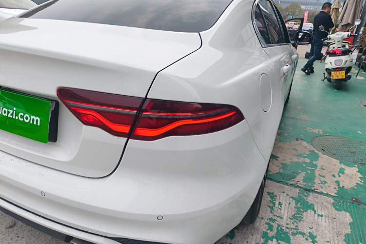Used Jaguar XEL 2024 2.0T 250 PS R-DYNAMIC S Advanced Sport Edition Right Rear Taillight