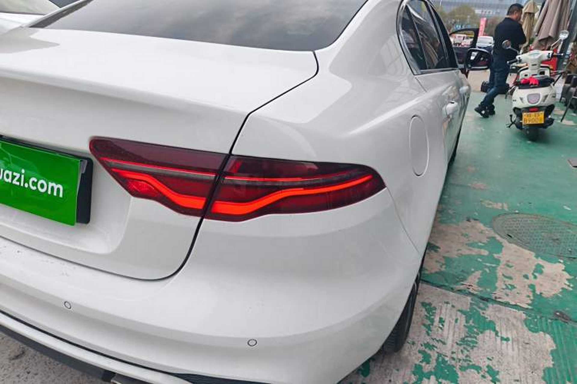 Used Jaguar XEL 2024 2.0T 250 PS R-DYNAMIC S Advanced Sport Edition Right Rear Taillight