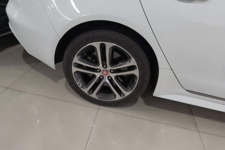 Used Jaguar XEL 2024 2.0T 250 PS R-DYNAMIC S Advanced Sport Edition Right Rear Wheel Hub