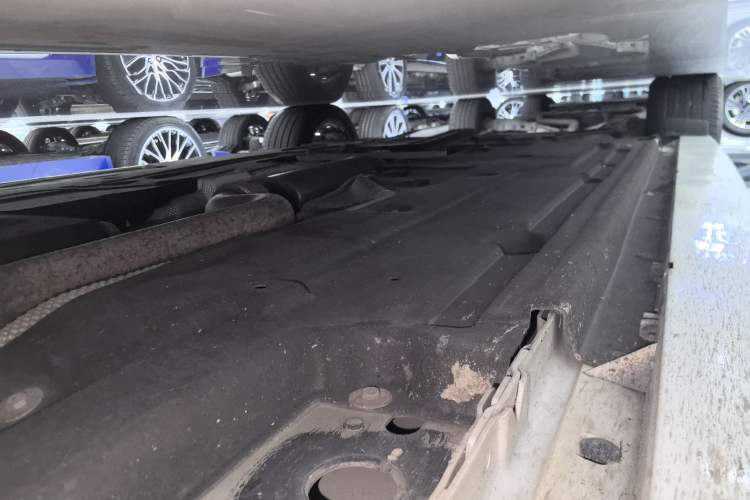 Used Jaguar XEL 2024 2.0T 250 PS R-DYNAMIC S Advanced Sport Edition Right Side Sill