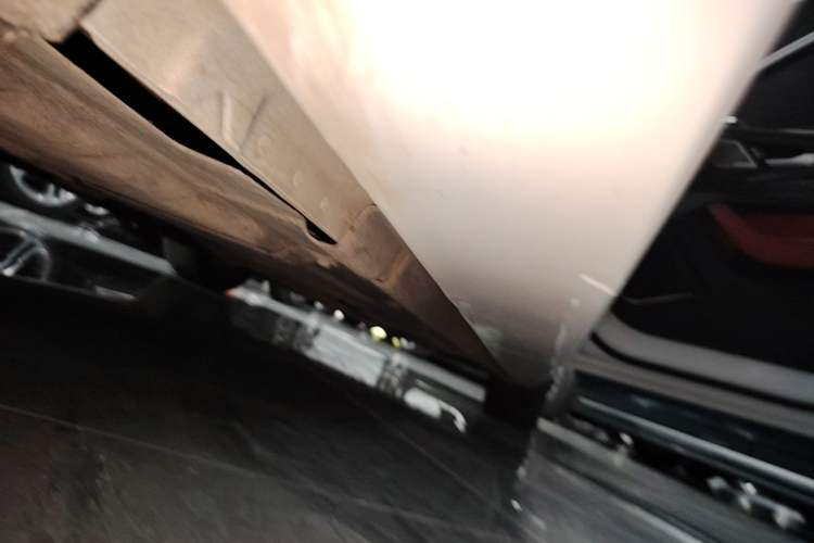 Used Jaguar XEL 2024 2.0T 250 PS R-DYNAMIC S Ebony Black Sport Edition Right Side Sill