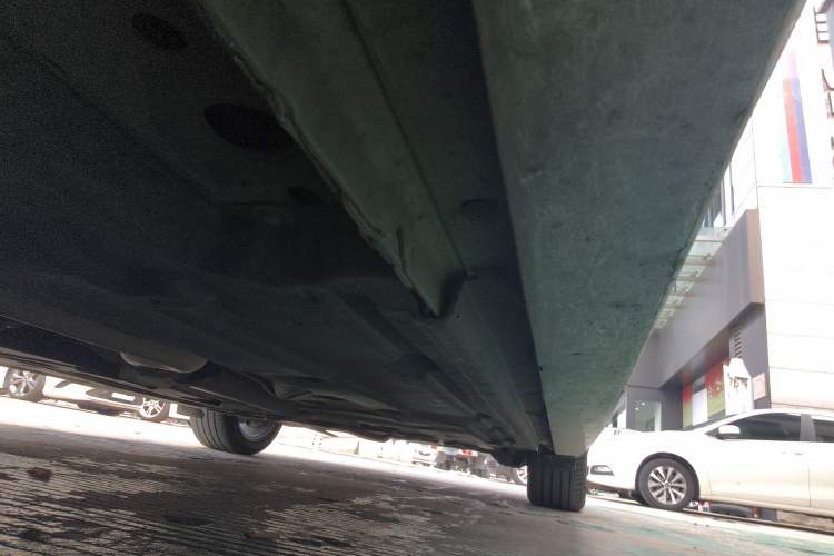 Used Jaguar XEL 2024 2.0T 250 PS R-DYNAMIC S Advanced Sport Edition Right Side Sill