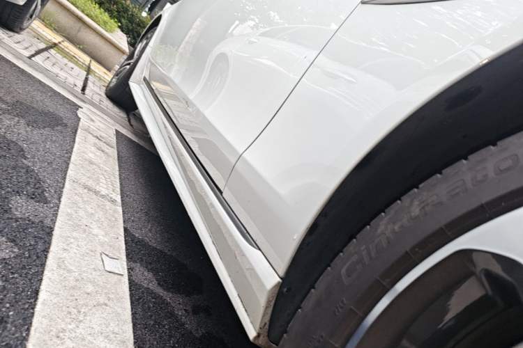 Used Jaguar XEL 2024 2.0T 250 PS R-DYNAMIC S Advanced Sport Edition Right Side Sill