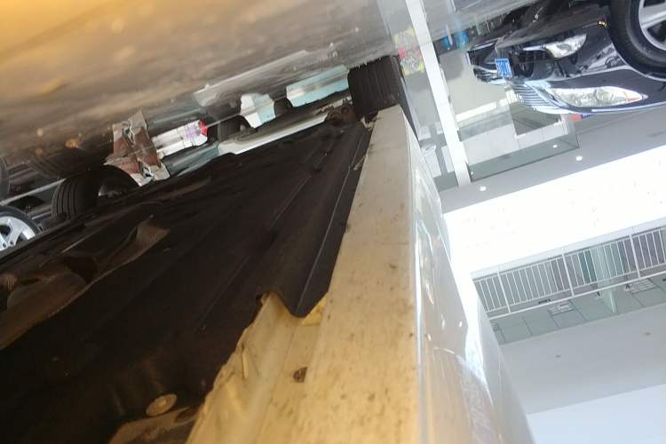 Used Jaguar XEL 2024 2.0T 250 PS R-DYNAMIC S Advanced Sport Edition Right Side Sill