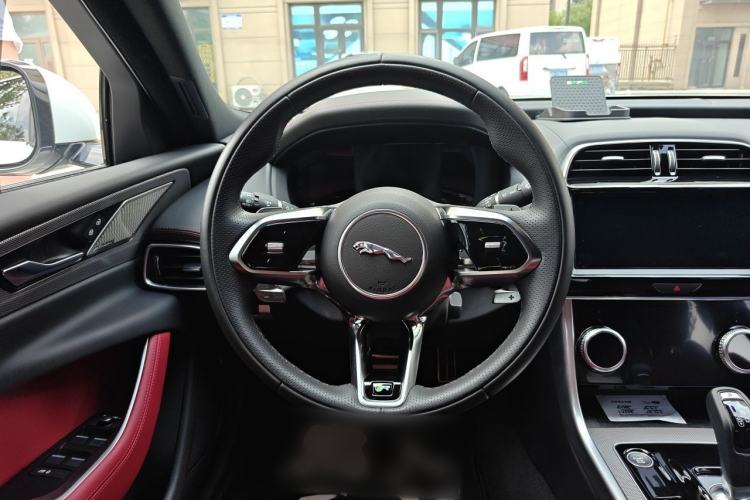 Used Jaguar XEL 2024 2.0T 250 PS R-DYNAMIC S Advanced Sport Edition Steering Wheel