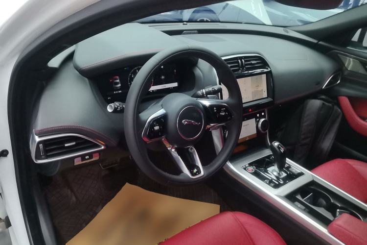 Used Jaguar XEL 2024 2.0T 250 PS R-DYNAMIC S Advanced Sport Edition Steering Wheel