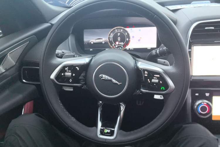Used Jaguar XEL 2024 2.0T 250 PS R-DYNAMIC S Advanced Sport Edition Steering Wheel